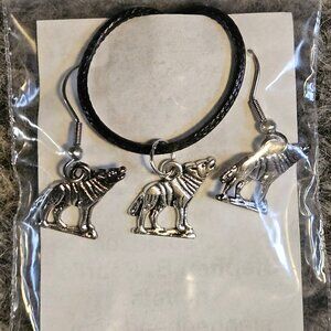 Lovely, baying at the moon, howling wolves pendant and earrings, new charms